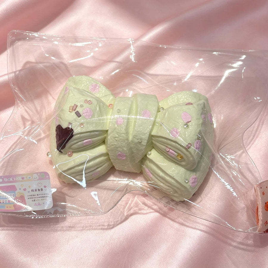 Green Bow Food-Grade Squishy Toy